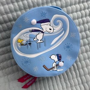 NWOT Vera Bradley Snoopy Winter-Holiday Cosmetic Bag